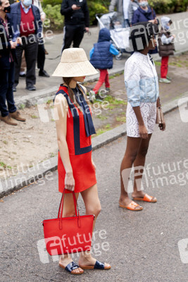 Öffentliche Fashion Show von 10 Designern in Madrid