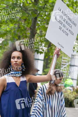 Öffentliche Fashion Show von 10 Designern in Madrid