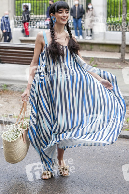 Öffentliche Fashion Show von 10 Designern in Madrid