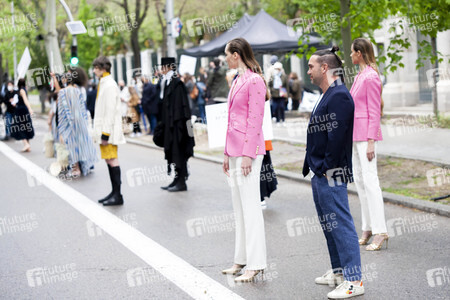 Öffentliche Fashion Show von 10 Designern in Madrid