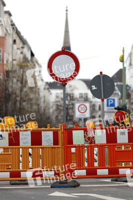 Symbolfoto Straßensperre