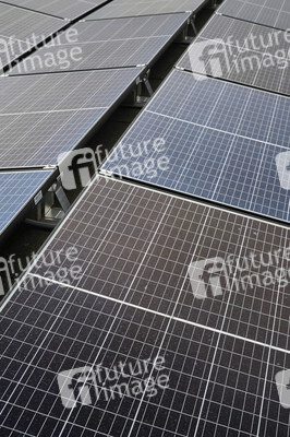 Solaranlagen auf Schuldächern in Berlin