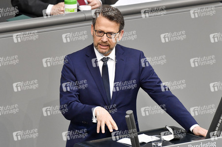 221. Sitzung des Deutschen Bundestages in Berlin