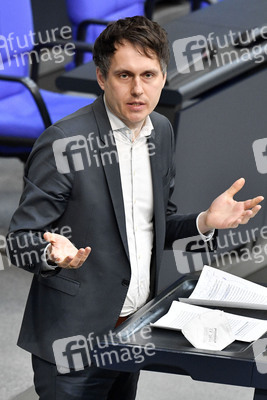 221. Sitzung des Deutschen Bundestages in Berlin