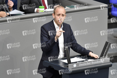 221. Sitzung des Deutschen Bundestages in Berlin