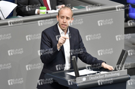 221. Sitzung des Deutschen Bundestages in Berlin