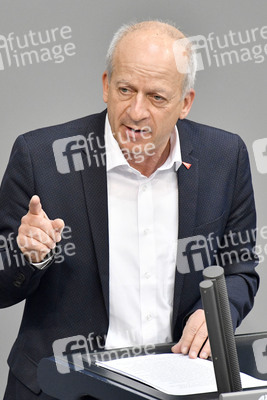 221. Sitzung des Deutschen Bundestages in Berlin