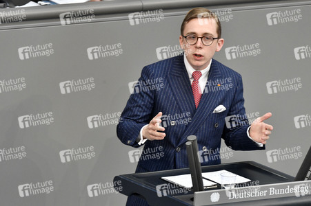 221. Sitzung des Deutschen Bundestages in Berlin