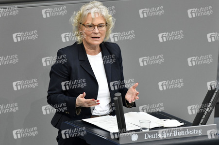 221. Sitzung des Deutschen Bundestages in Berlin