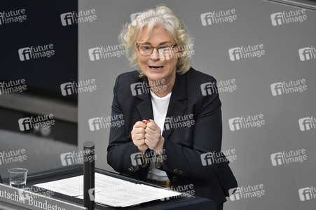 221. Sitzung des Deutschen Bundestages in Berlin