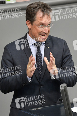 221. Sitzung des Deutschen Bundestages in Berlin