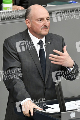 221. Sitzung des Deutschen Bundestages in Berlin