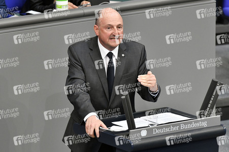 221. Sitzung des Deutschen Bundestages in Berlin