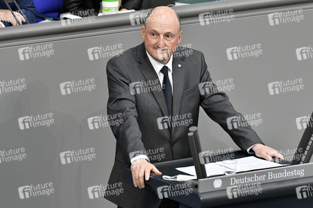 221. Sitzung des Deutschen Bundestages in Berlin