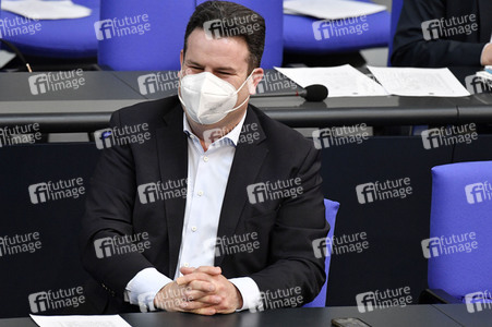 221. Sitzung des Deutschen Bundestages in Berlin