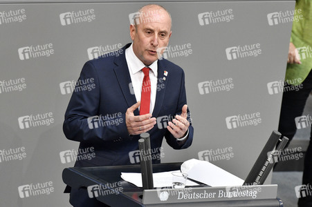 221. Sitzung des Deutschen Bundestages in Berlin