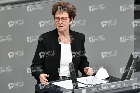 221. Sitzung des Deutschen Bundestages in Berlin