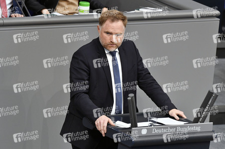 221. Sitzung des Deutschen Bundestages in Berlin