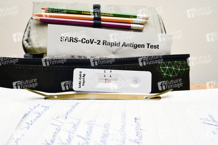 Symbolfoto Corona-Testpflicht an Schulen