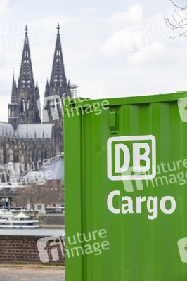 Grüner DB Container in Köln
