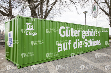 Grüner DB Container in Köln