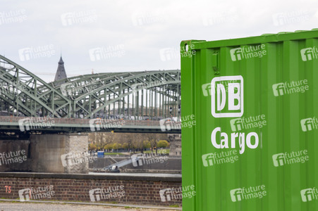 Grüner DB Container in Köln