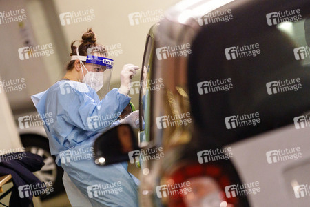 Symbolfoto Coronatest Drive-In