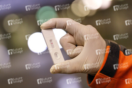 Symbolfoto Coronatest Drive-In