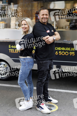 Eröffnung von 'Willi Herren’s Rievkooche Bud' in Köln