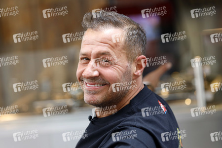 Eröffnung von 'Willi Herren’s Rievkooche Bud' in Köln