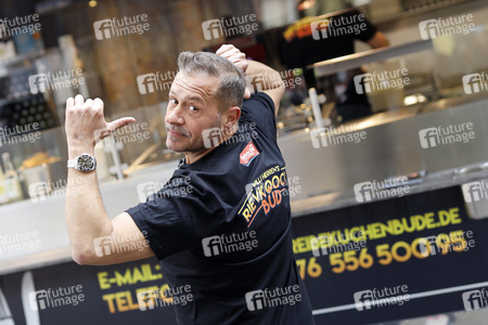 Eröffnung von 'Willi Herren’s Rievkooche Bud' in Köln