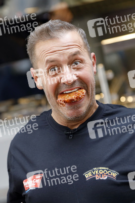 Eröffnung von 'Willi Herren’s Rievkooche Bud' in Köln