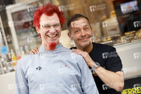 Eröffnung von 'Willi Herren’s Rievkooche Bud' in Köln