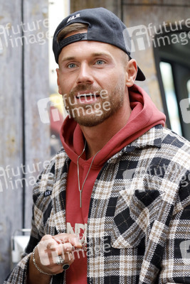 Eröffnung von 'Willi Herren’s Rievkooche Bud' in Köln