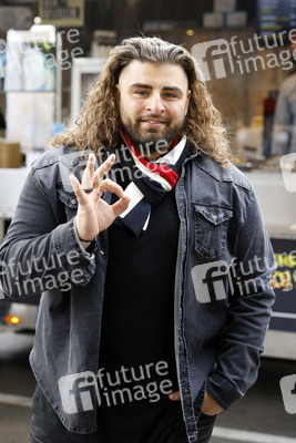 Eröffnung von 'Willi Herren’s Rievkooche Bud' in Köln