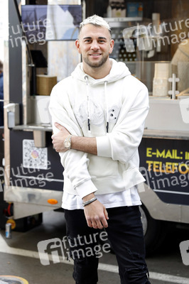 Eröffnung von 'Willi Herren’s Rievkooche Bud' in Köln