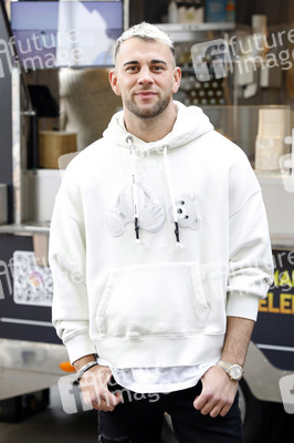 Eröffnung von 'Willi Herren’s Rievkooche Bud' in Köln