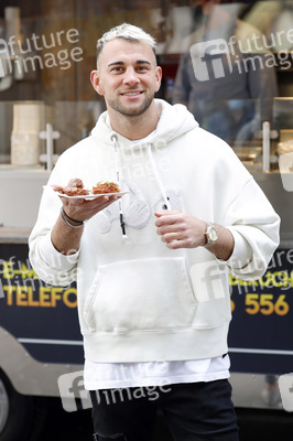 Eröffnung von 'Willi Herren’s Rievkooche Bud' in Köln
