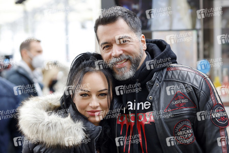 Eröffnung von 'Willi Herren’s Rievkooche Bud' in Köln