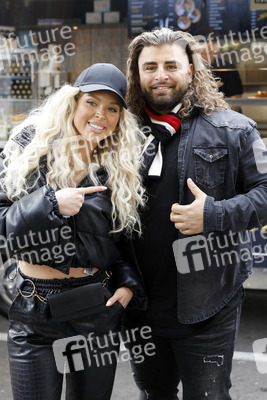 Eröffnung von 'Willi Herren’s Rievkooche Bud' in Köln