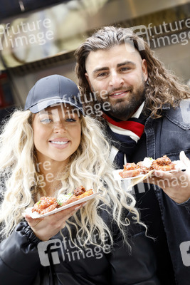 Eröffnung von 'Willi Herren’s Rievkooche Bud' in Köln