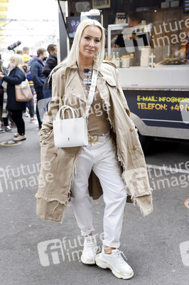 Eröffnung von 'Willi Herren’s Rievkooche Bud' in Köln