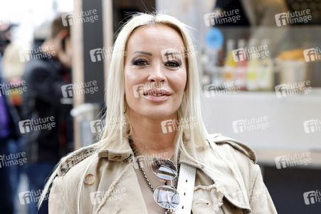 Eröffnung von 'Willi Herren’s Rievkooche Bud' in Köln