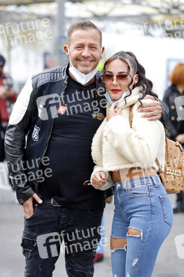 Eröffnung von 'Willi Herren’s Rievkooche Bud' in Köln