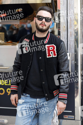 Eröffnung von 'Willi Herren’s Rievkooche Bud' in Köln