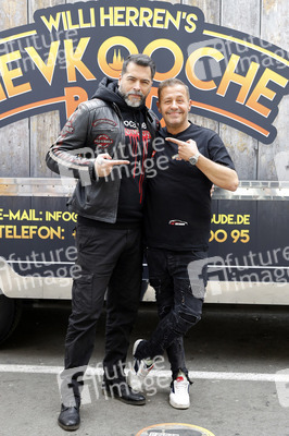 Eröffnung von 'Willi Herren’s Rievkooche Bud' in Köln