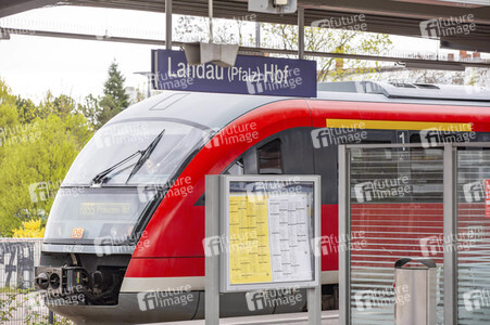 Der Hauptbahnhof in Landau