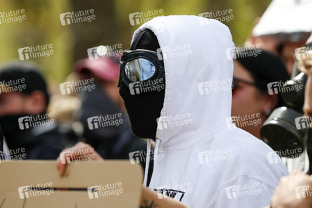 Demonstration gegen die bundesweite Verschärfung des Infektionsschutzgesetzes in Berlin