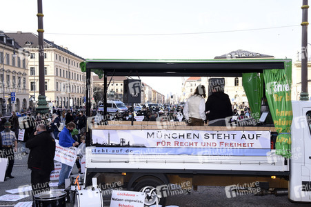 Demonstration gegen die bundesweite Verschärfung des Infektionsschutzgesetzes in München
