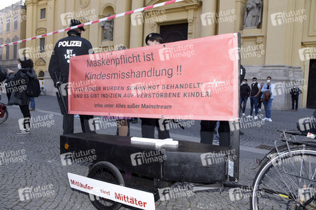 Demonstration gegen die bundesweite Verschärfung des Infektionsschutzgesetzes in München